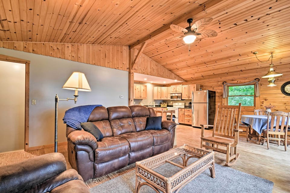 House (2 Bedrooms) | Interior