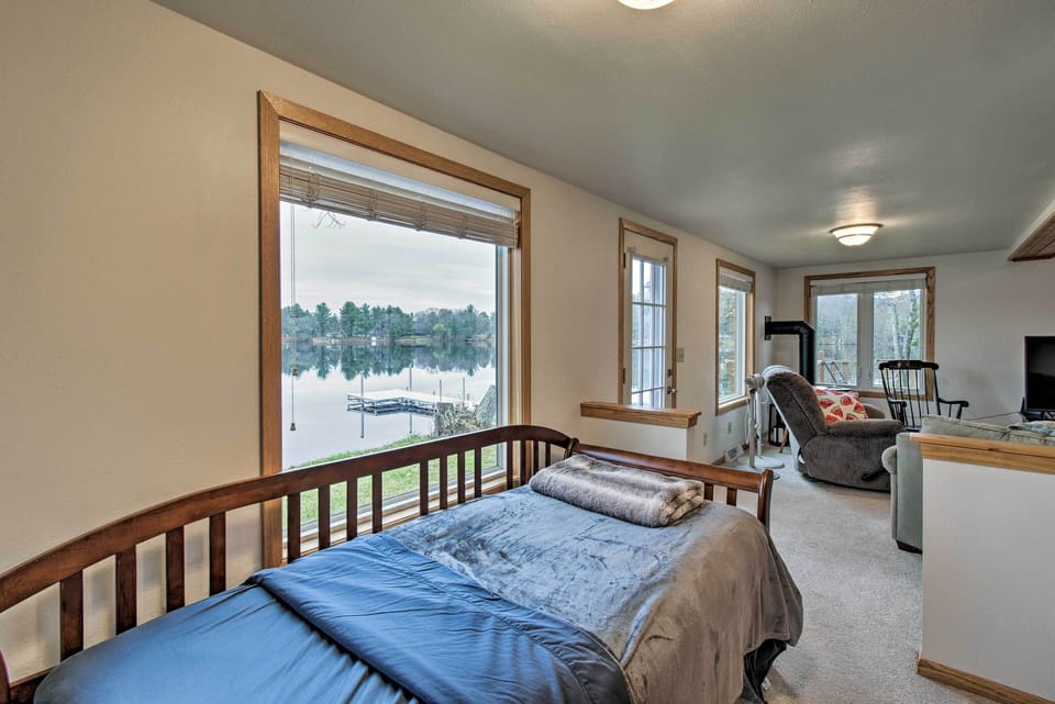 Lakefront Home w/ Seasonal Dock - 2 Mi to Skiing! Cottage in Wisconsin