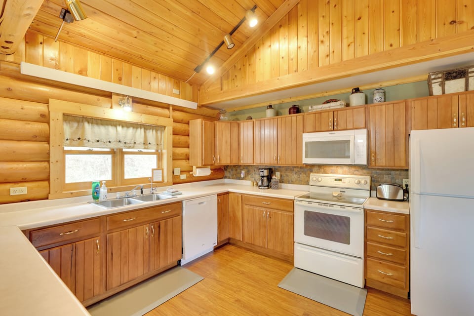 House (4 Bedrooms) | Interior