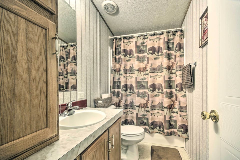 Shenandoah River Getaway < 9 Mi to Downtown Luray! Cottage in Shenandoah Valley