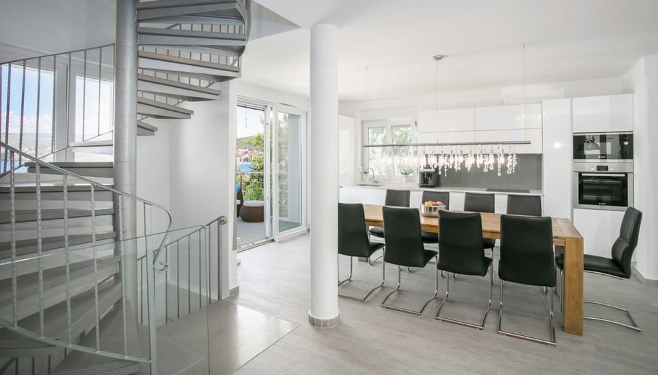 Villa | 4 bedrooms, soundproofing