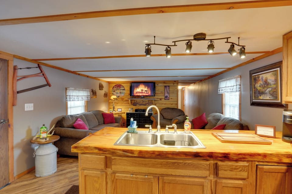 House (2 Bedrooms) | Interior