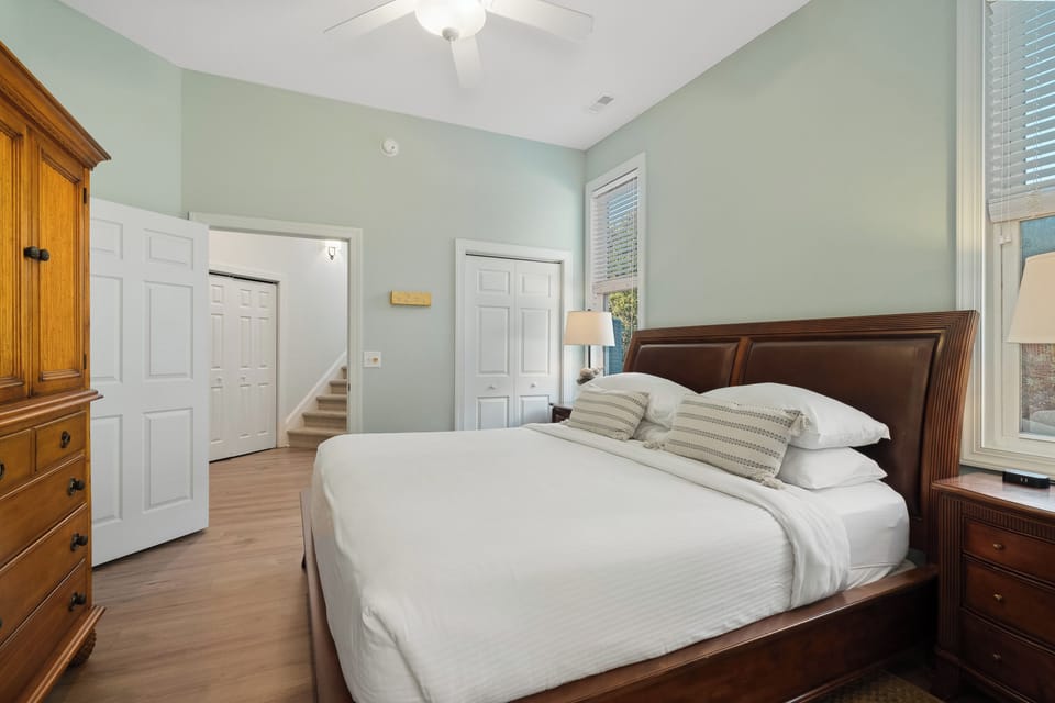 House (6 Bedrooms) | Interior