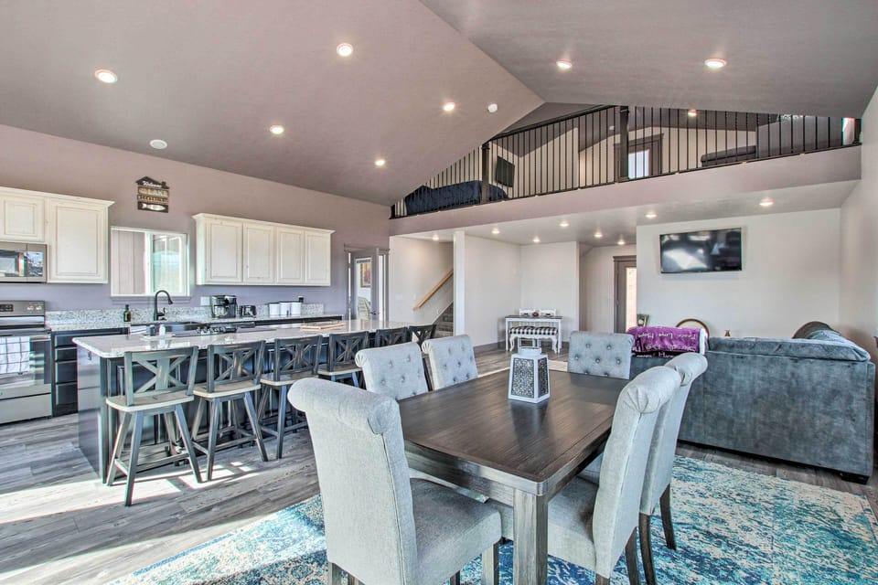 House (5 Bedrooms) | Interior