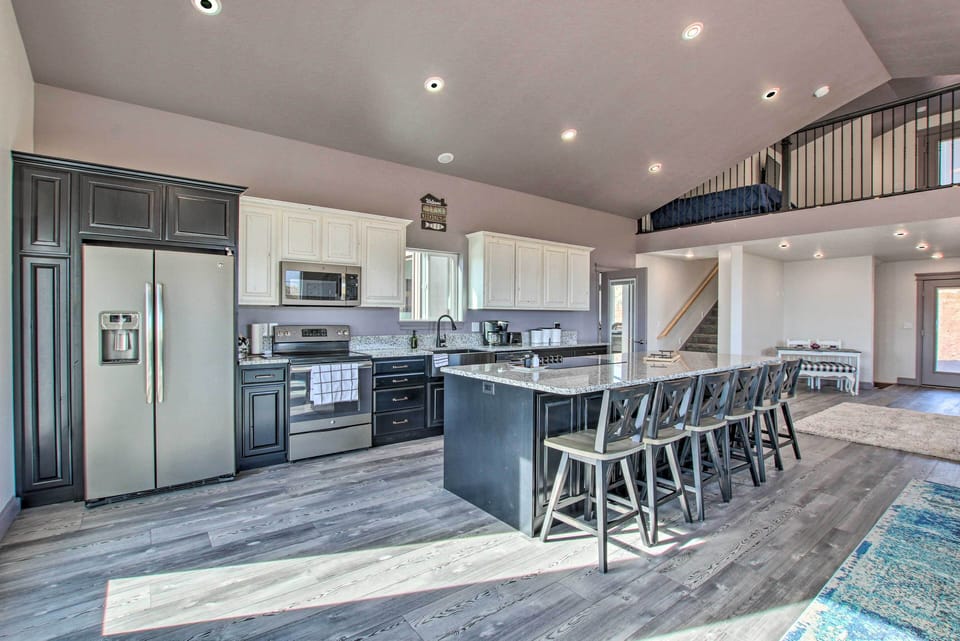 House (5 Bedrooms) | Interior
