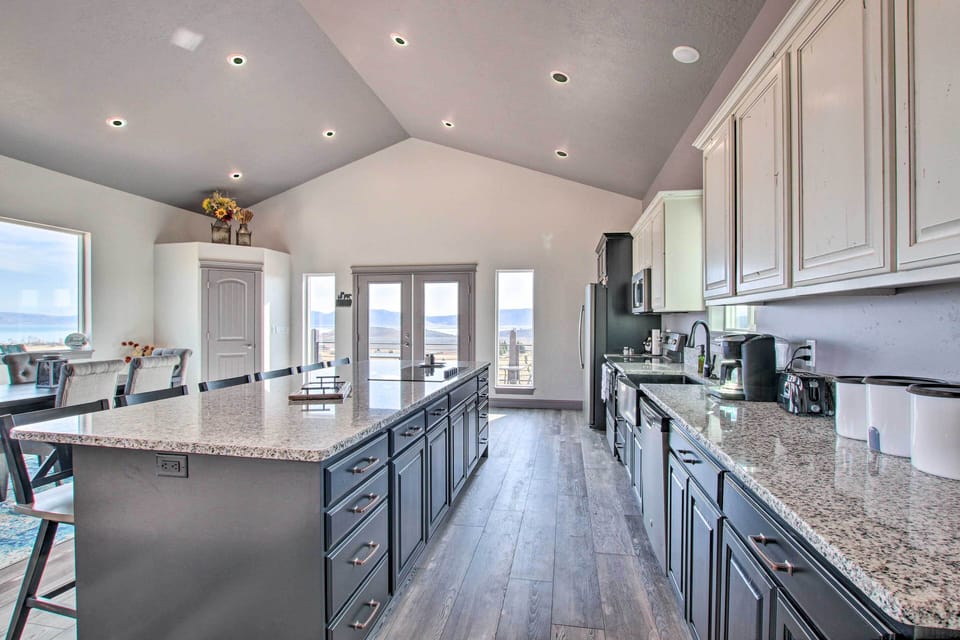 House (5 Bedrooms) | Interior
