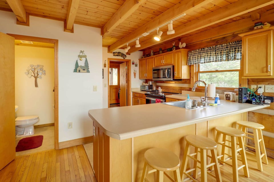 House (4 Bedrooms) | Interior
