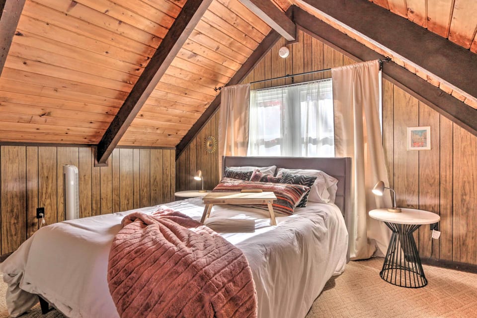 Fireside Lodge: A-frame in Bryce Resort w/ Decks Cottage in Basye