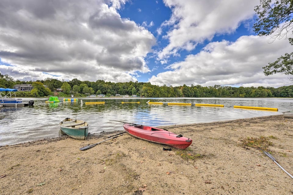 Cassopolis Cabin, Private Deck & Lake Access! Cottage in Michigan