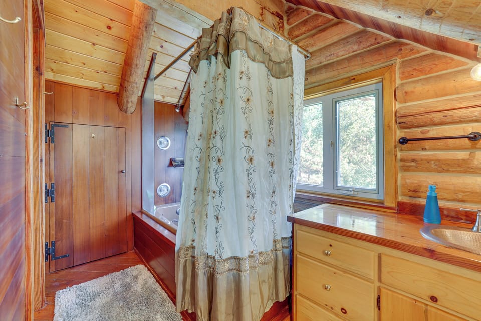 Horse Tours + Wildlife: Boise Ranch Home w/ Pool! Cottage in Idaho