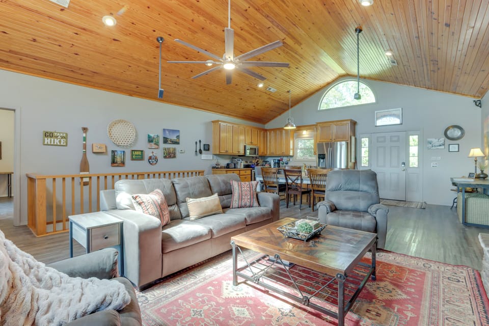 House (3 Bedrooms) | Interior