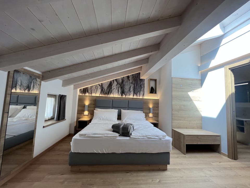 Deluxe Quadruple Room, 1 Queen Bed with Sofa bed, Ensuite | Hypo-allergenic bedding, down comforters, pillowtop beds, in-room safe