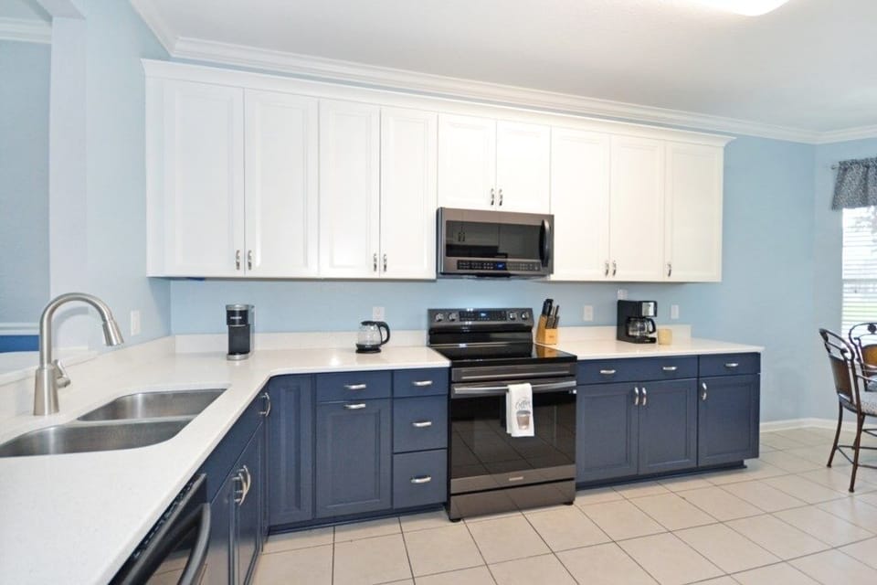House, 5 Bedrooms | Private kitchen