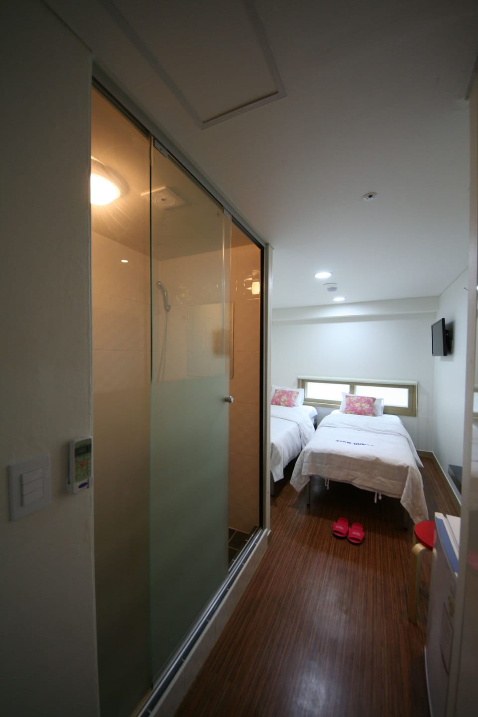 Twin Room | Desk, free WiFi