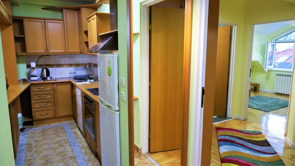 Apartment | Private kitchen | Fridge, oven, dishwasher, highchair