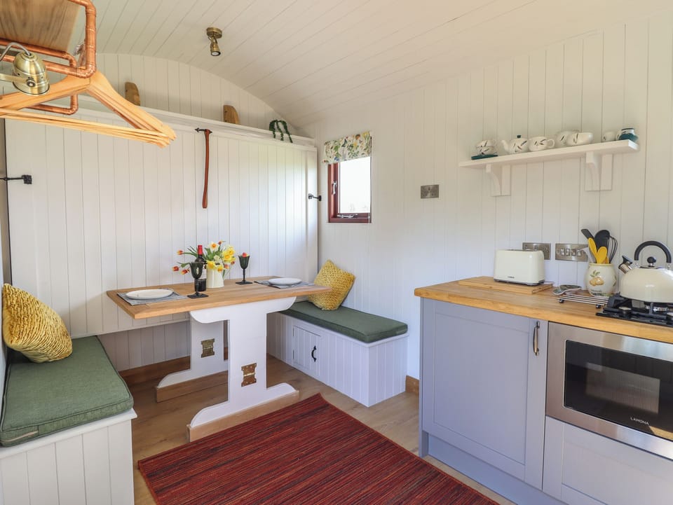 Cottage | Interior