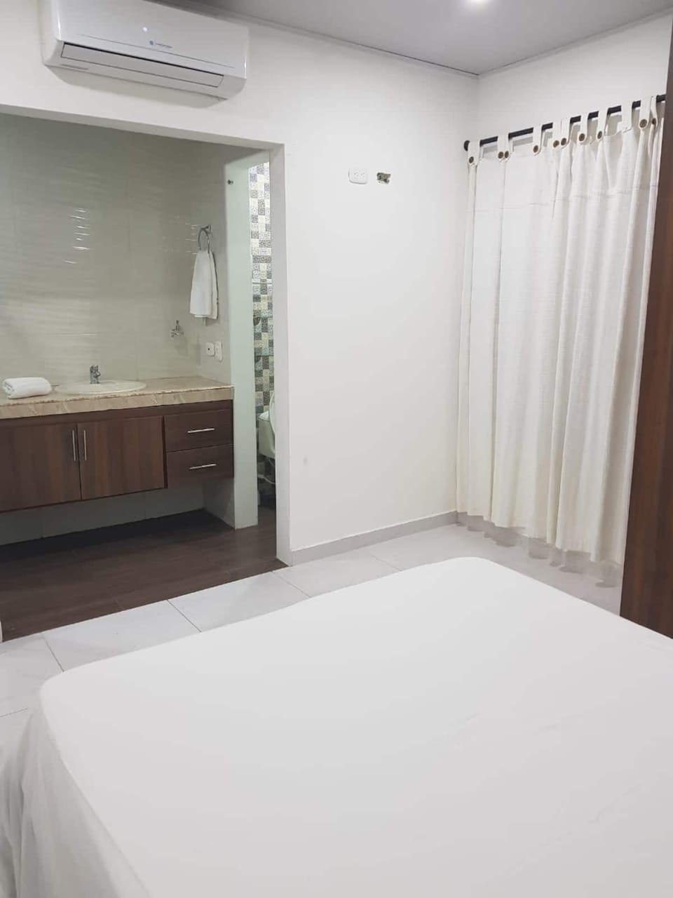 Comfort Room | Free WiFi
