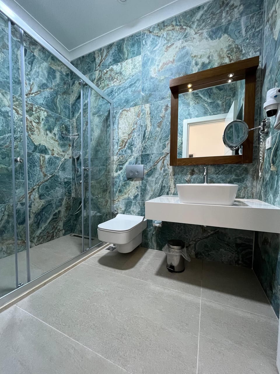Family Studio Suite, Sea View | Bathroom | Bathtub, designer toiletries, hair dryer, slippers