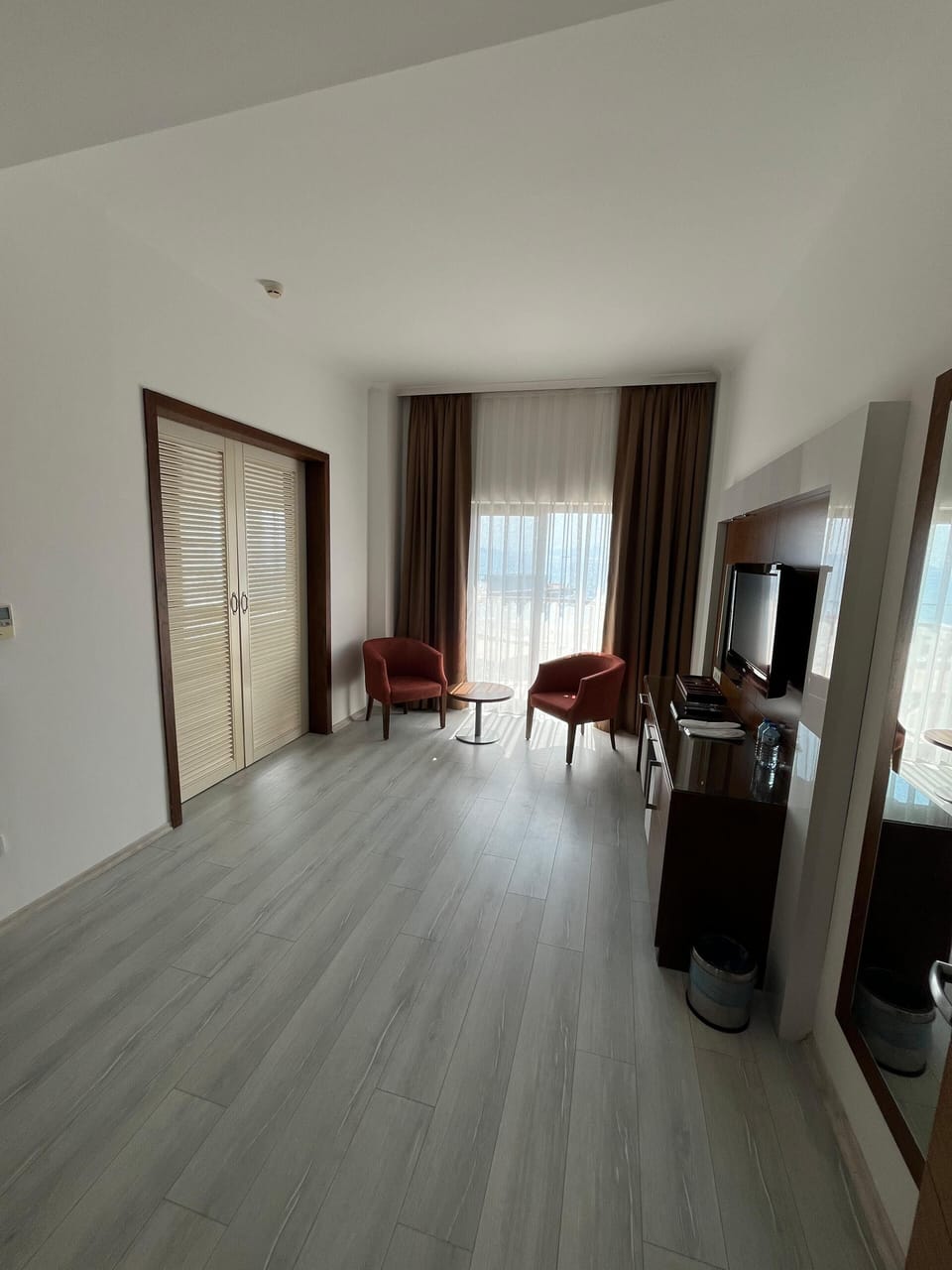 Deluxe Double Room, Sea View | Hypo-allergenic bedding, minibar, in-room safe, desk
