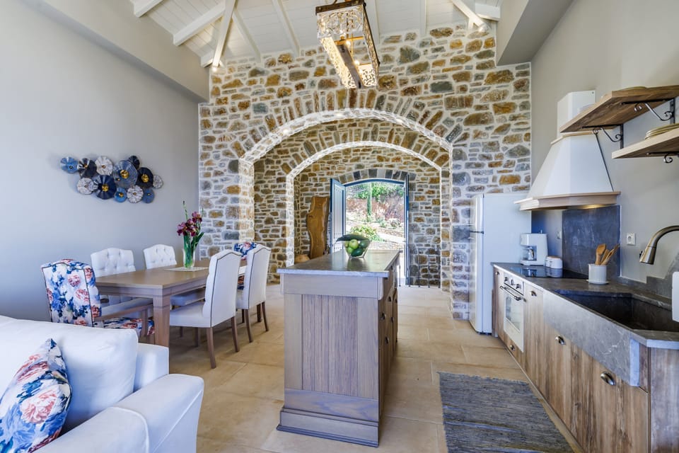 House | 5 bedrooms, soundproofing, Internet