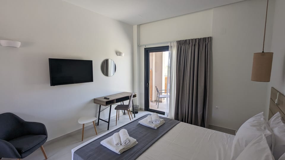 Double Room for Guests With disabilities | Garden & Side Sea View | Premium bedding, minibar, desk, laptop workspace