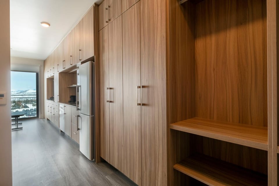 Studio | Living area | 40-inch flat-screen TV with digital channels, TV