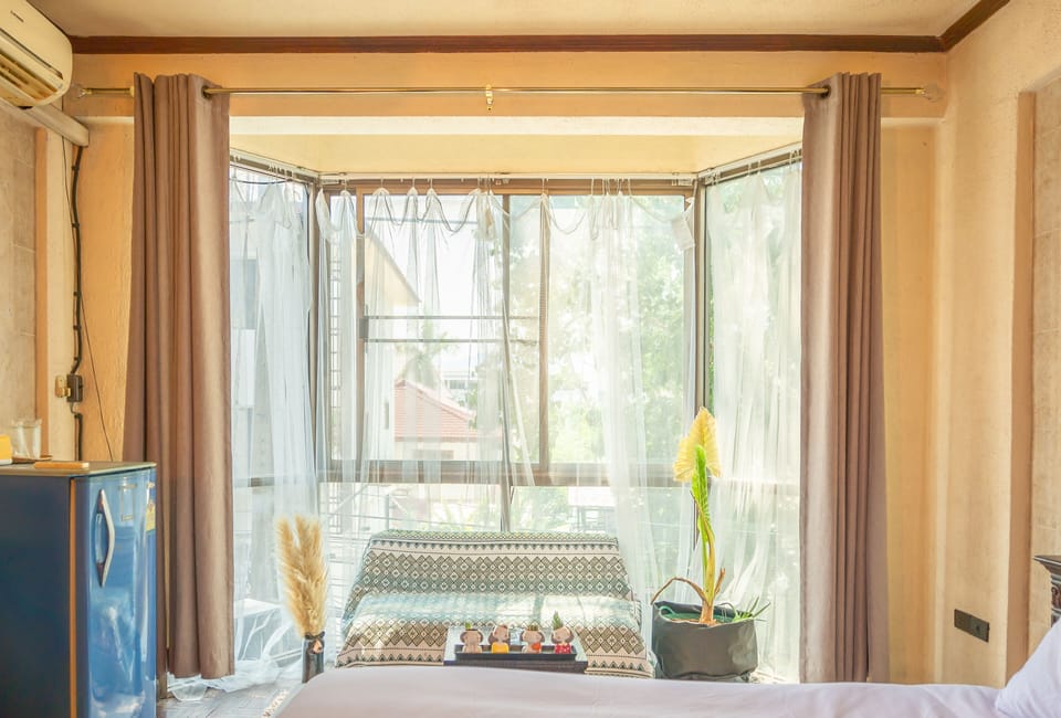Pineapple Room | Frette Italian sheets, premium bedding, down comforters, minibar