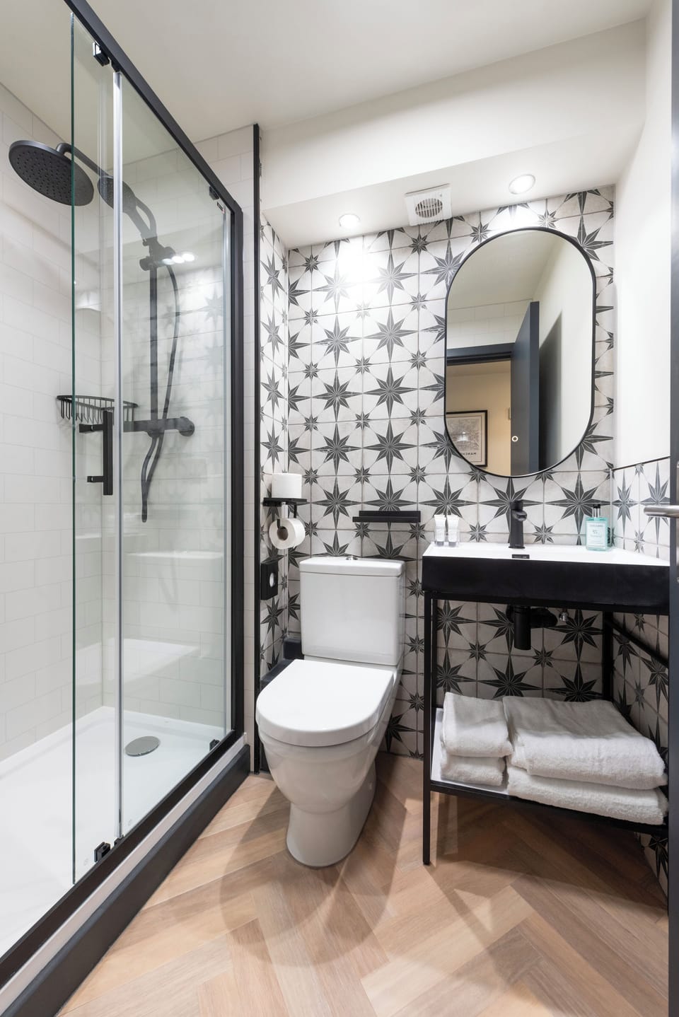 Double Room | Bathroom | Shower, hair dryer, towels