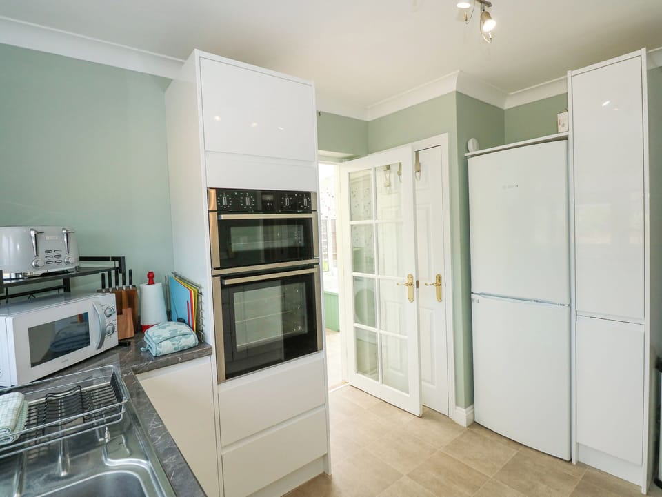 Fridge, dishwasher, electric kettle, toaster
