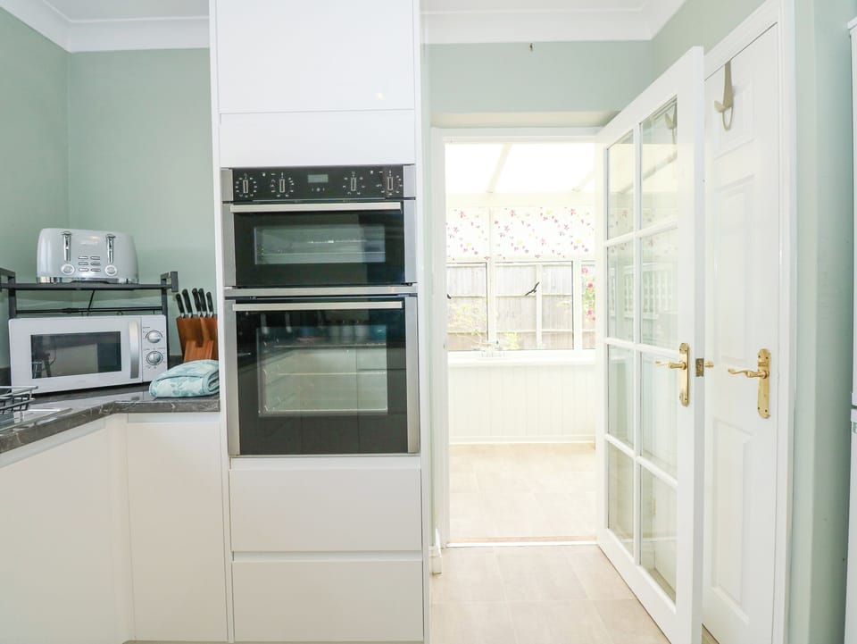 Fridge, dishwasher, electric kettle, toaster