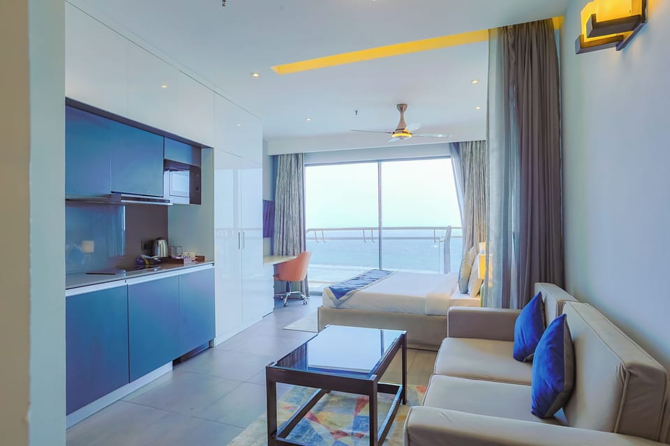 Deluxe Studio, 1 Bedroom | Desk, free WiFi