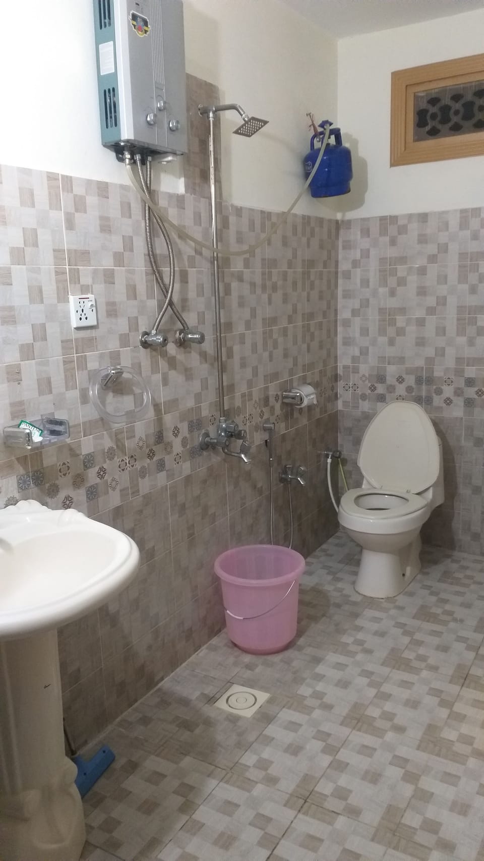 Family Suite | Bathroom