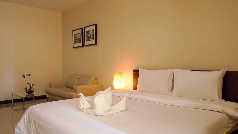 Superior Room | Minibar, in-room safe, blackout drapes, free WiFi