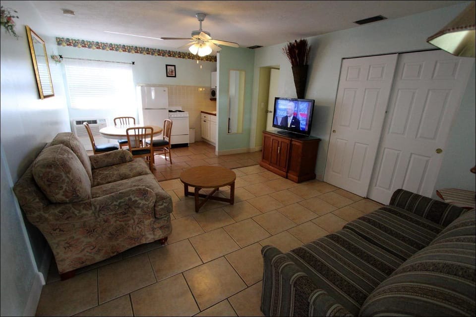 1 Bedroom Apartment, 2 Double Beds | Living area | TV