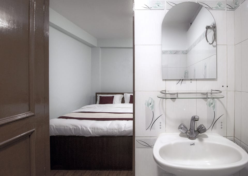 Deluxe Triple Room | Desk, free WiFi
