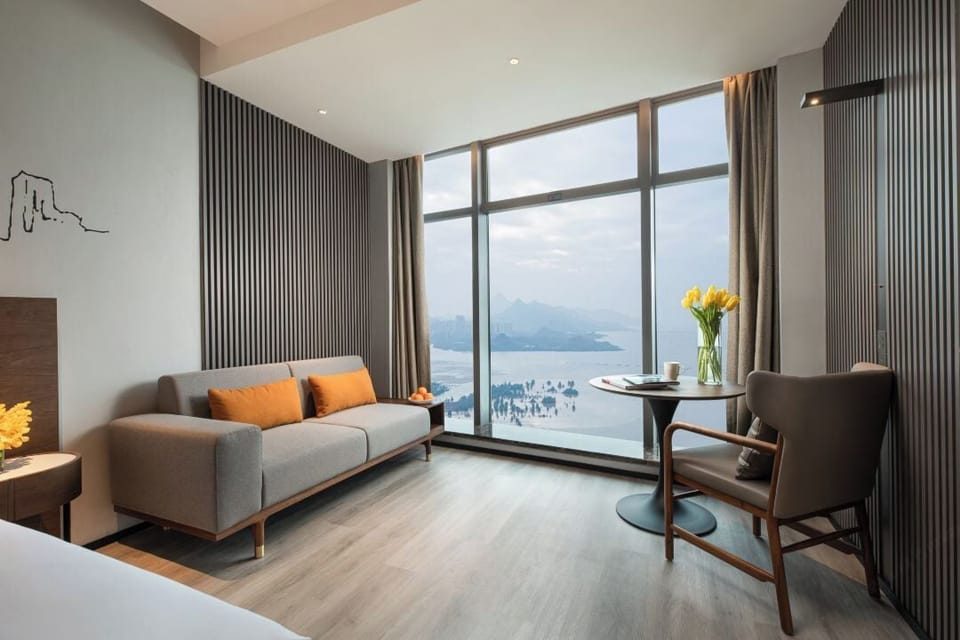 Executive Single Room | Down comforters, free minibar, in-room safe, desk