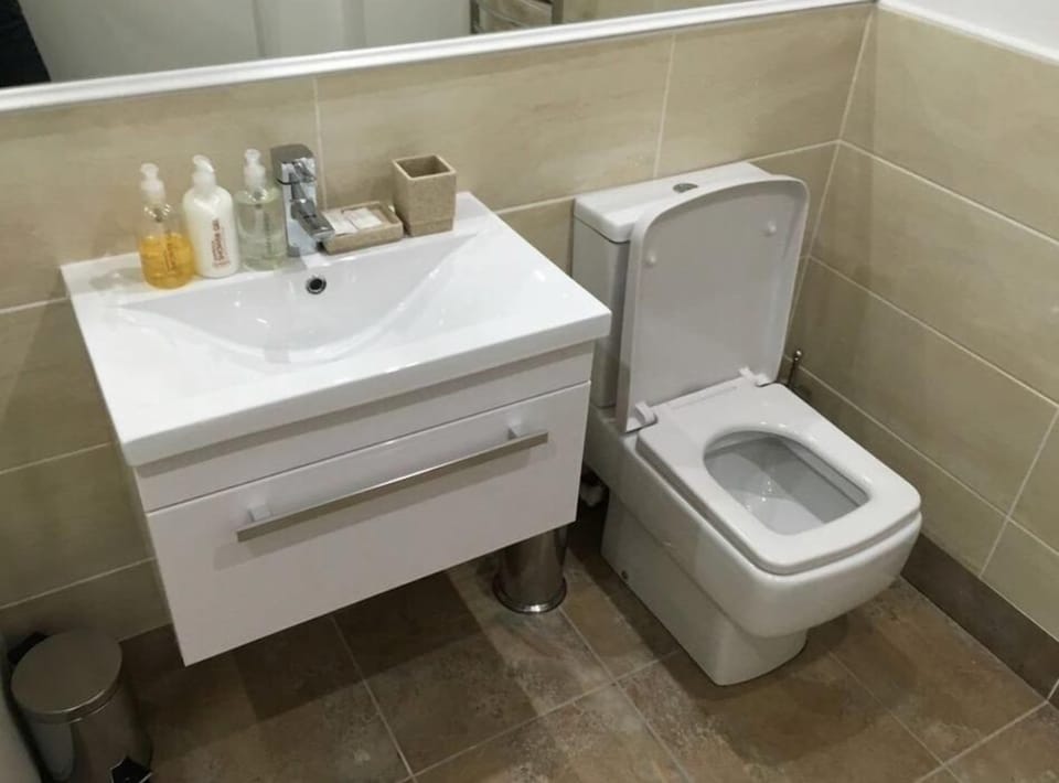 Ch & bro properties Ltd Apartment in Leeds