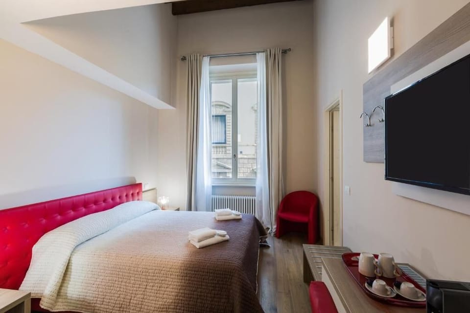 Comfort Double Room | Hypo-allergenic bedding, individually furnished, desk, free WiFi