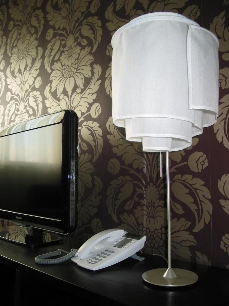 Suite | Desk, free cribs/infant beds, rollaway beds, free WiFi