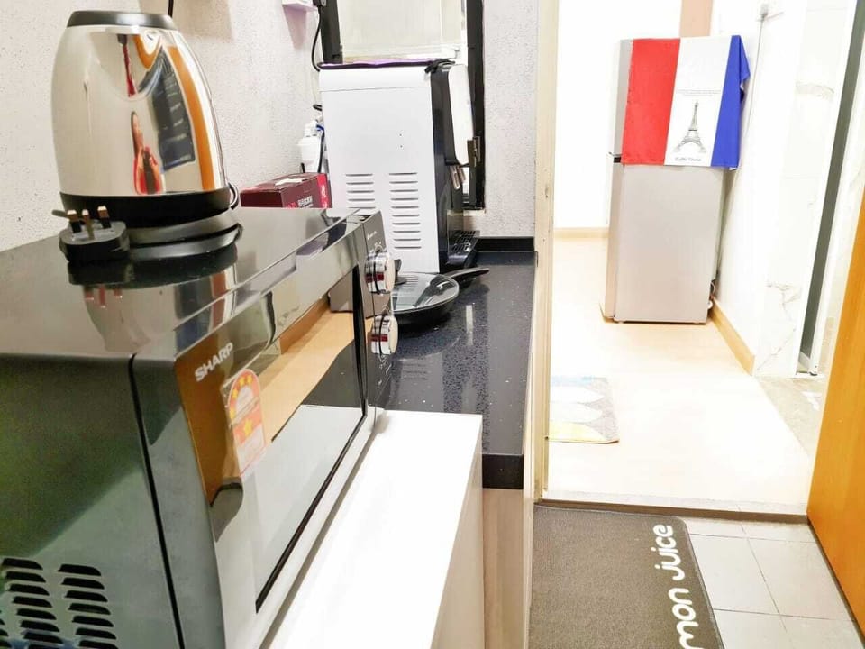Apartment | Private kitchen | Full-size fridge, microwave, stovetop, rice cooker