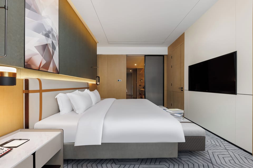 Executive Room | Free minibar, individually decorated, desk, laptop workspace