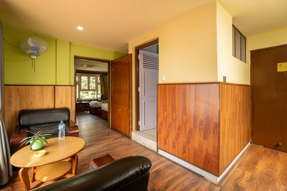 Suite | Minibar, desk, iron/ironing board, WiFi (free)