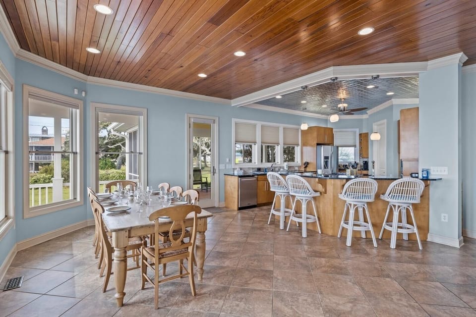 House, 5 Bedrooms | Dining