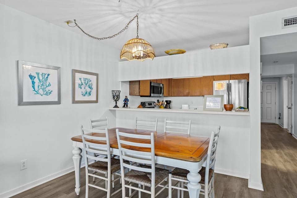 Condo, 3 Bedrooms | Dining