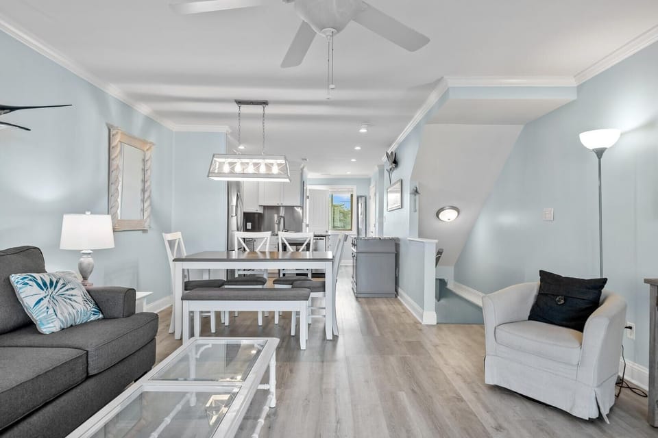 Condo, 4 Bedrooms | Living area