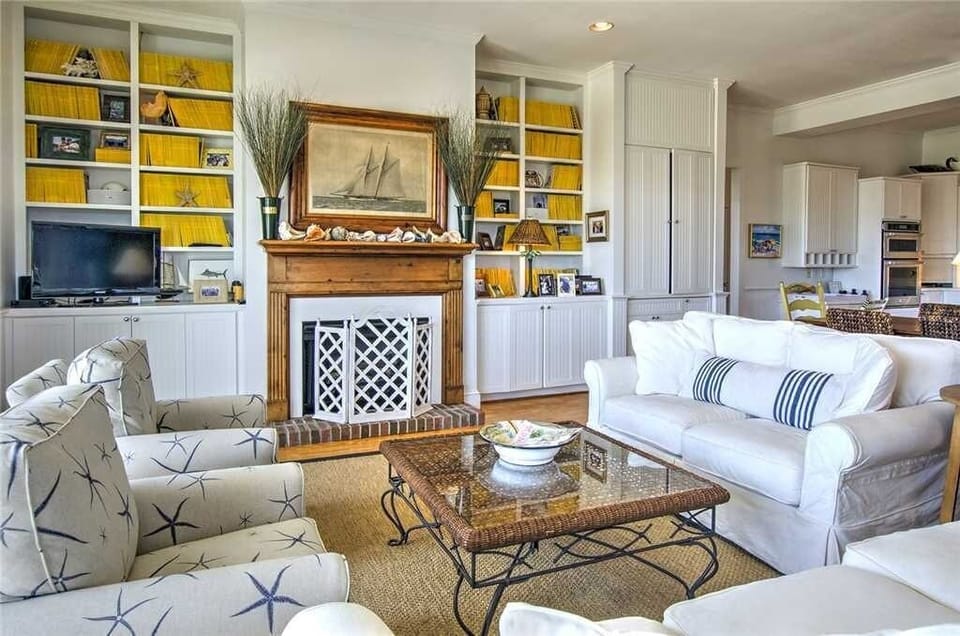 House, 6 Bedrooms | Living area