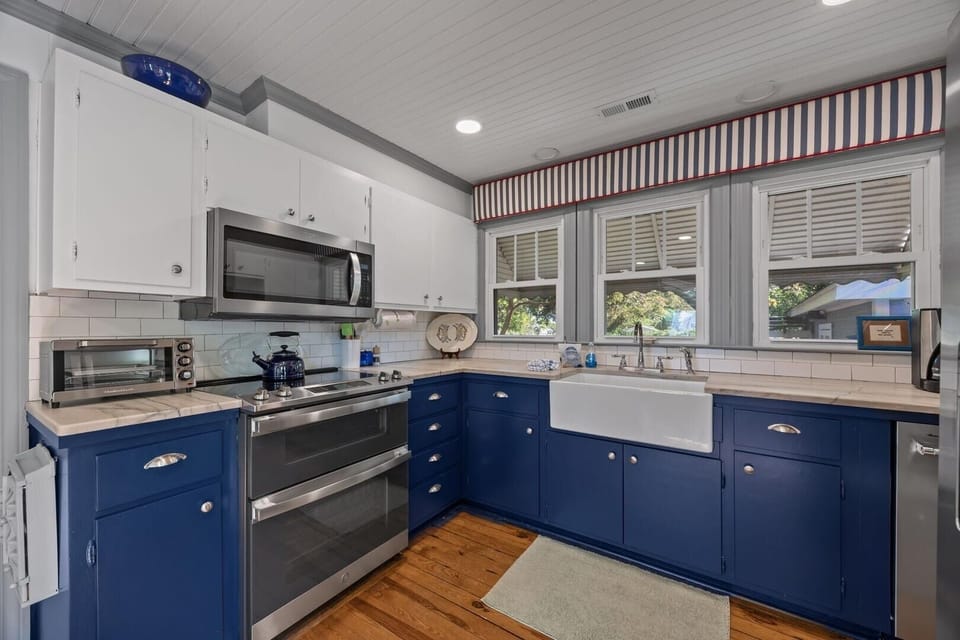House, 3 Bedrooms | Private kitchen | Fridge, oven, coffee/tea maker, toaster