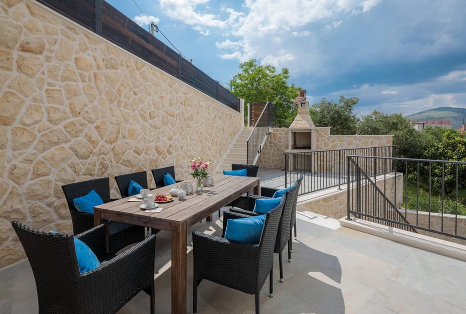 House, Smoking | 4 bedrooms