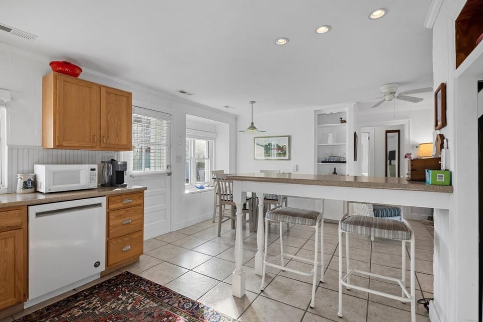 House, 3 Bedrooms | Private kitchen | Fridge, oven, coffee/tea maker, toaster