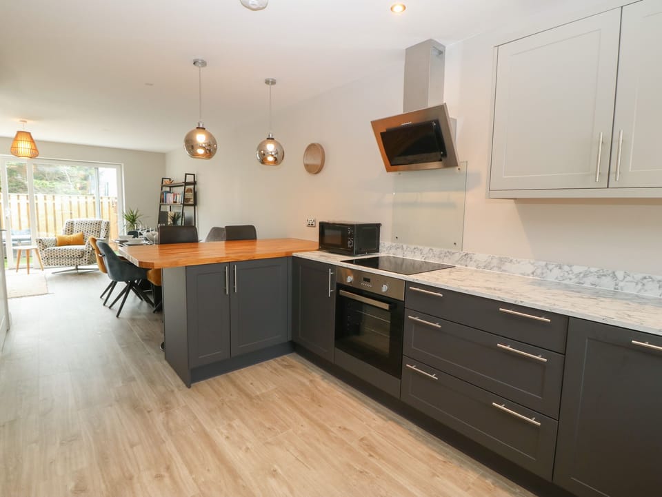 Fridge, dishwasher, electric kettle, toaster